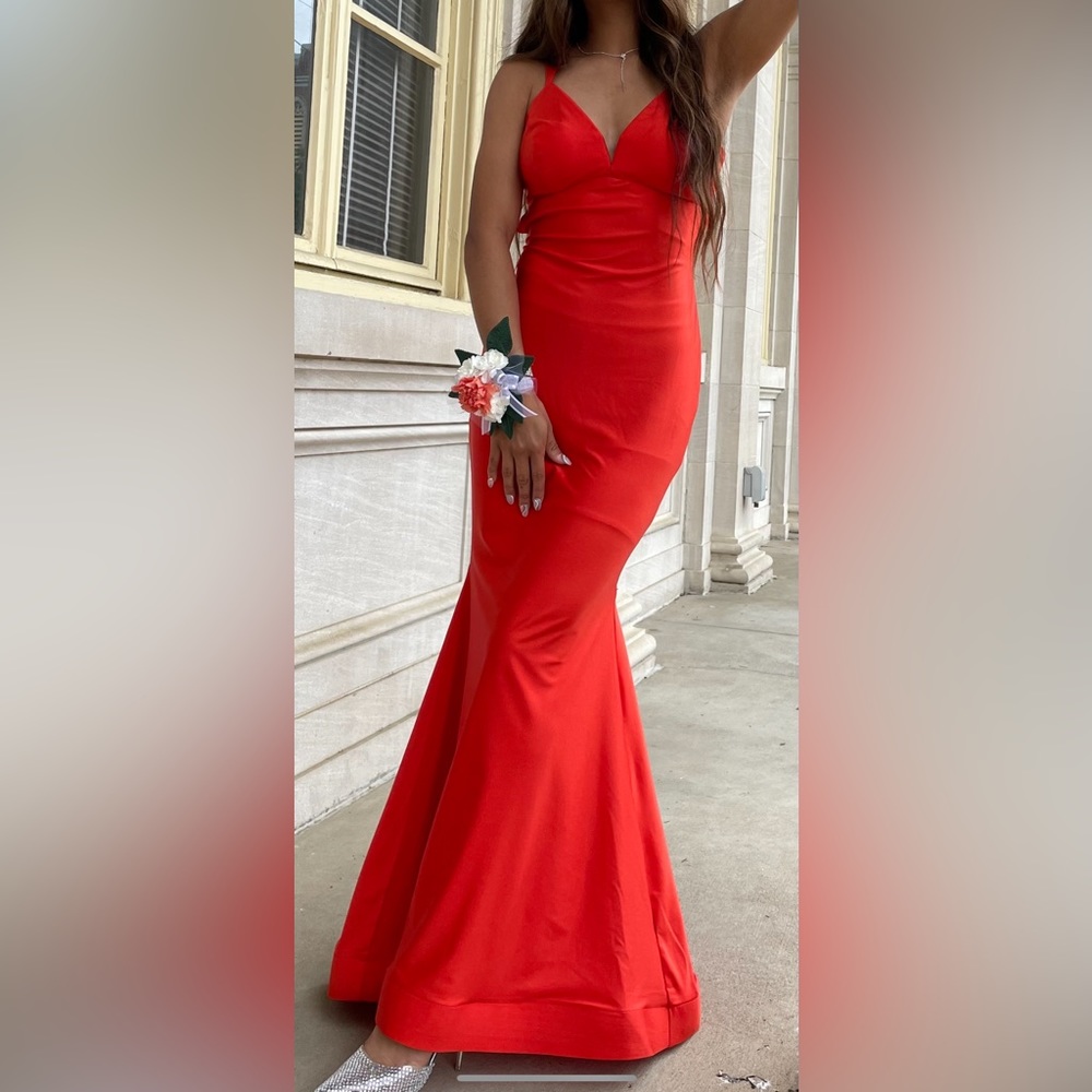 Beautiful deep orange almost red prom dress!